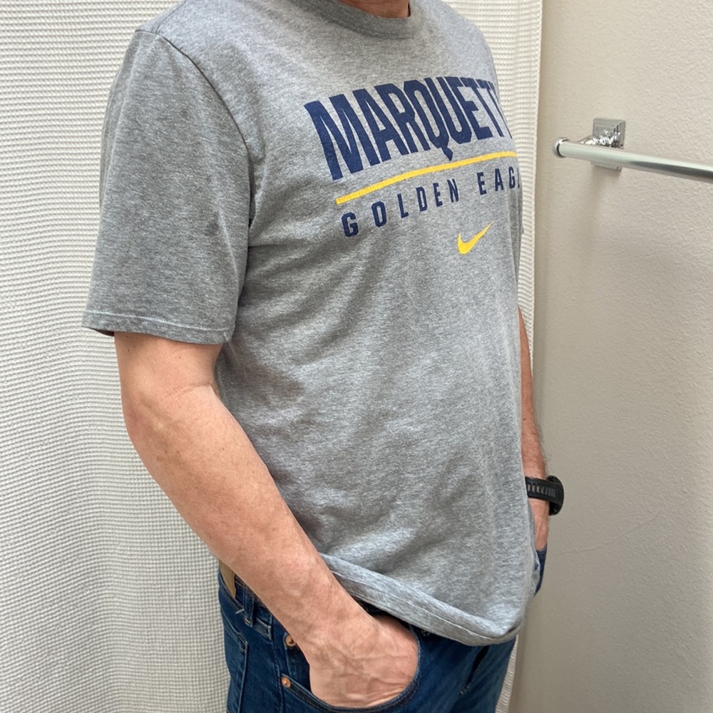 Men’s Nike Tee Marquette Golden Eagles athletic cut grey shirt. - Picture 2 of 12